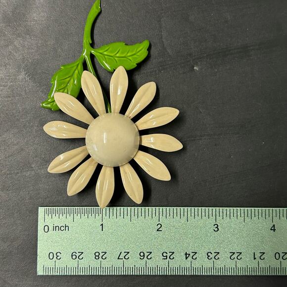 Vintage MCM Enamel Daisy Flower Brooch - Picture 4 of 4